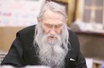 “Este es un compañero de clase del líder de la Iglesia Ortodoxa Rusa... él cura el cáncer y muestra muchos otros milagros...”