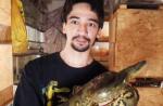 Un bloguero que murió por la mordedura de una mamba negra vivió varios años en un sótano con serpientes