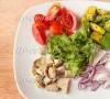 Recetas de ensaladas inolvidables con aguacate y pollo Ensalada sencilla con aguacate y pollo