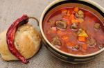 Mięsna zupa gulaszowa - w poszukiwaniu ideału Najbardziej austriacka zupa gulaszowa